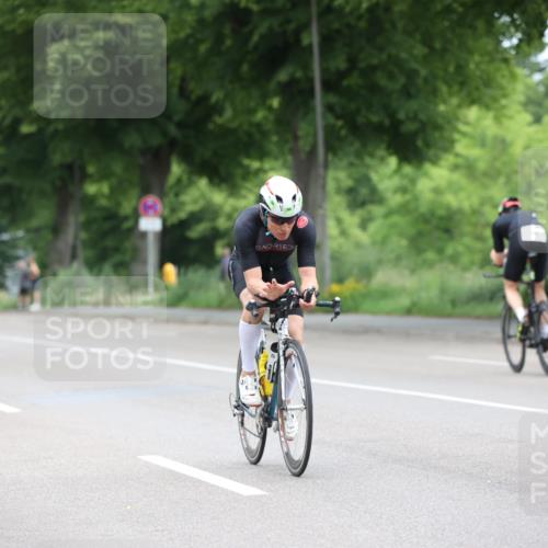 15.06.2025 - 7 Türme Triathlon Yannick Fuchs http://msf.ph/oto/7964625 15.06.2025 11:12:40 Radfahren 233, 240 meine-sportfotos.de