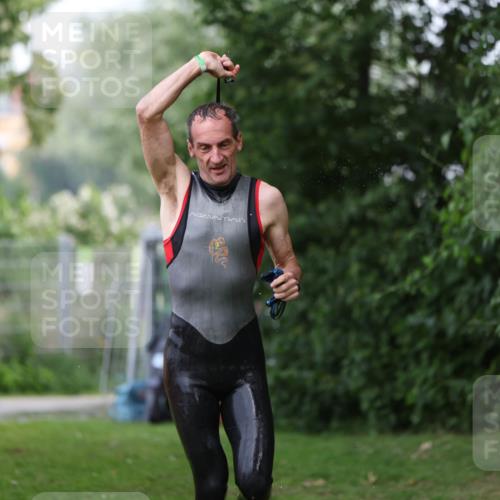 15.06.2025 - 7 Türme Triathlon Michael Strokosch http://msf.ph/oto/7964641 15.06.2025 12:17:38 Schwimmen 371, 424, 445, 540, 591, 628, 661, 672 meine-sportfotos.de