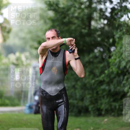 15.06.2025 - 7 Türme Triathlon Michael Strokosch http://msf.ph/oto/7964645 15.06.2025 12:17:39 Schwimmen 371, 424, 445, 523, 540, 591, 628, 661, 672 meine-sportfotos.de