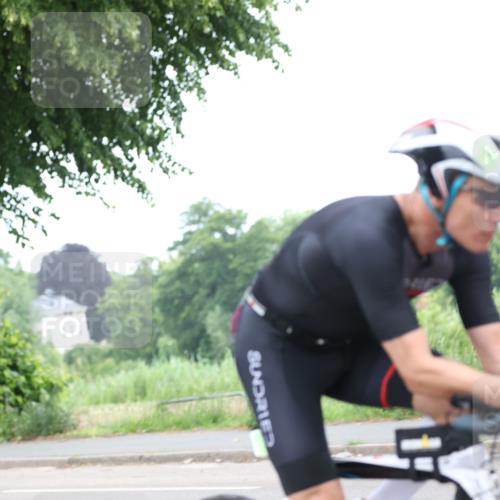 15.06.2025 - 7 Türme Triathlon Yannick Fuchs http://msf.ph/oto/7964651 15.06.2025 11:12:41 Radfahren 233, 240 meine-sportfotos.de