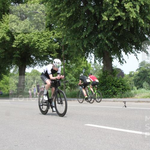 15.06.2025 - 7 Türme Triathlon Yannick Fuchs http://msf.ph/oto/7964665 15.06.2025 12:59:43 Radfahren  meine-sportfotos.de