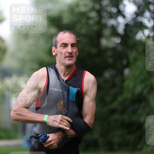 15.06.2025 - 7 Türme Triathlon Michael Strokosch http://msf.ph/oto/7964669 15.06.2025 12:17:40 Schwimmen 371, 424, 445, 523, 540, 628, 661, 672 meine-sportfotos.de