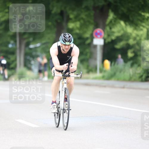 15.06.2025 - 7 Türme Triathlon Yannick Fuchs http://msf.ph/oto/7964673 15.06.2025 11:12:46 Radfahren 204, 214, 233, 240, 333 meine-sportfotos.de