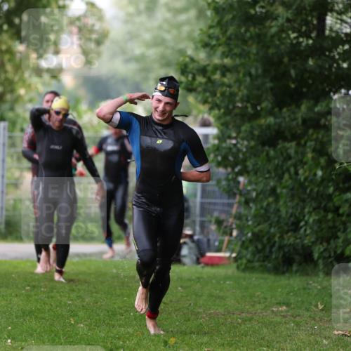 15.06.2025 - 7 Türme Triathlon Michael Strokosch http://msf.ph/oto/7964688 15.06.2025 12:17:45 Schwimmen 371, 445, 523, 540, 628, 654, 661, 672, 678 meine-sportfotos.de