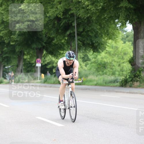 15.06.2025 - 7 Türme Triathlon Yannick Fuchs http://msf.ph/oto/7964693 15.06.2025 11:12:46 Radfahren 204, 214, 233, 240, 333 meine-sportfotos.de