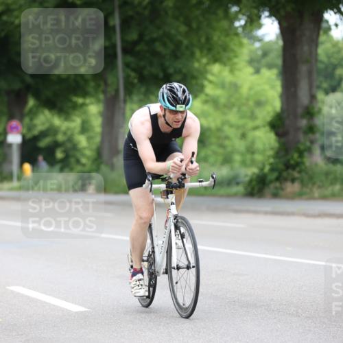 15.06.2025 - 7 Türme Triathlon Yannick Fuchs http://msf.ph/oto/7964697 15.06.2025 11:12:47 Radfahren 204, 214, 233, 240, 333 meine-sportfotos.de