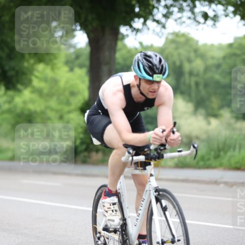 15.06.2025 - 7 Türme Triathlon Yannick Fuchs http://msf.ph/oto/7964702 15.06.2025 11:12:47 Radfahren 204, 214, 233, 240, 333 meine-sportfotos.de