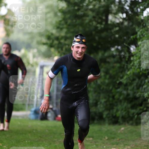 15.06.2025 - 7 Türme Triathlon Michael Strokosch http://msf.ph/oto/7964712 15.06.2025 12:17:46 Schwimmen 371, 445, 523, 540, 628, 654, 656, 661, 672, 678 meine-sportfotos.de