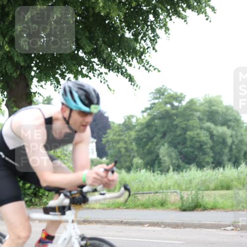15.06.2025 - 7 Türme Triathlon Yannick Fuchs http://msf.ph/oto/7964714 15.06.2025 11:12:47 Radfahren 204, 214, 233, 240, 333 meine-sportfotos.de