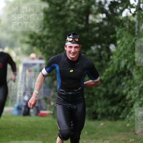 15.06.2025 - 7 Türme Triathlon Michael Strokosch http://msf.ph/oto/7964720 15.06.2025 12:17:46 Schwimmen 371, 445, 523, 540, 628, 654, 656, 661, 672, 678 meine-sportfotos.de