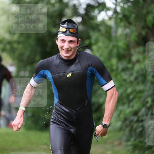 15.06.2025 - 7 Türme Triathlon Michael Strokosch http://msf.ph/oto/7964737 15.06.2025 12:17:47 Schwimmen 371, 445, 523, 540, 628, 654, 656, 661, 672, 678 meine-sportfotos.de