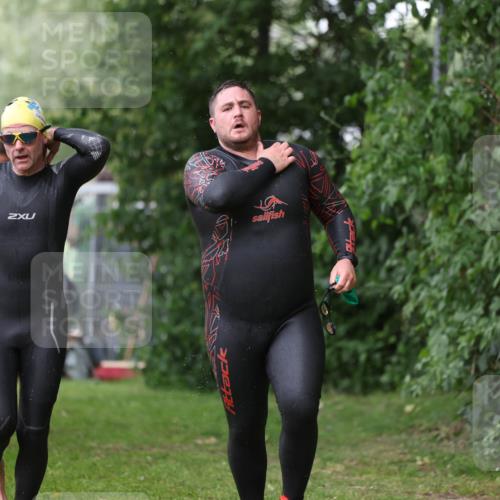 15.06.2025 - 7 Türme Triathlon Michael Strokosch http://msf.ph/oto/7964765 15.06.2025 12:17:48 Schwimmen 371, 445, 523, 540, 628, 654, 656, 661, 672, 678 meine-sportfotos.de