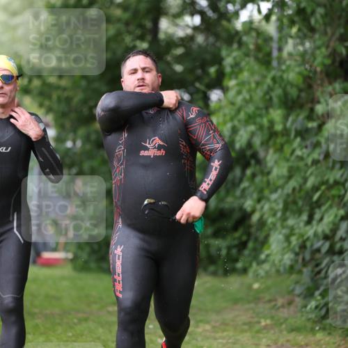 15.06.2025 - 7 Türme Triathlon Michael Strokosch http://msf.ph/oto/7964775 15.06.2025 12:17:49 Schwimmen 371, 445, 523, 540, 615, 628, 654, 656, 661, 672, 678 meine-sportfotos.de