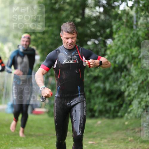 15.06.2025 - 7 Türme Triathlon Michael Strokosch http://msf.ph/oto/7964816 15.06.2025 12:17:52 Schwimmen 445, 523, 540, 608, 615, 628, 654, 656, 661, 672, 678 meine-sportfotos.de