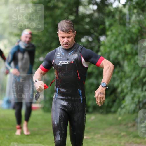 15.06.2025 - 7 Türme Triathlon Michael Strokosch http://msf.ph/oto/7964826 15.06.2025 12:17:52 Schwimmen 445, 523, 540, 608, 615, 628, 654, 656, 661, 672, 678 meine-sportfotos.de