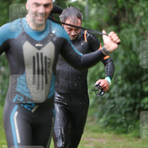 15.06.2025 - 7 Türme Triathlon Michael Strokosch http://msf.ph/oto/7964883 15.06.2025 12:17:56 Schwimmen 445, 523, 540, 608, 615, 628, 638, 654, 656, 672, 678 meine-sportfotos.de