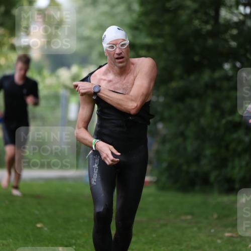 15.06.2025 - 7 Türme Triathlon Michael Strokosch http://msf.ph/oto/7964921 15.06.2025 12:17:59 Schwimmen 445, 523, 540, 608, 615, 628, 638, 654, 656, 672, 678 meine-sportfotos.de