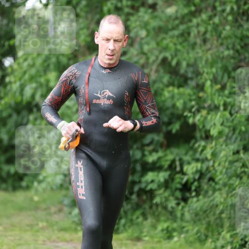 15.06.2025 - 7 Türme Triathlon Michael Strokosch http://msf.ph/oto/7964926 15.06.2025 12:18:00 Schwimmen 445, 523, 540, 608, 615, 628, 637, 638, 654, 656, 672, 678 meine-sportfotos.de