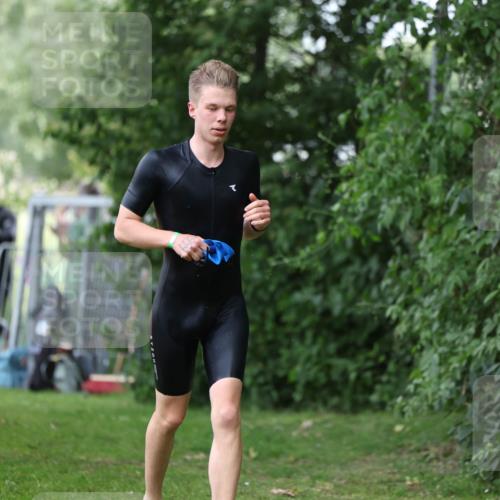 15.06.2025 - 7 Türme Triathlon Michael Strokosch http://msf.ph/oto/7964946 15.06.2025 12:18:03 Schwimmen 380, 445, 523, 540, 608, 615, 628, 637, 638, 654, 656, 678 meine-sportfotos.de
