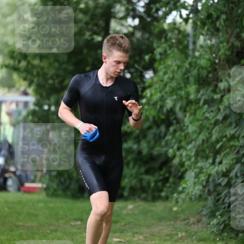 15.06.2025 - 7 Türme Triathlon Michael Strokosch http://msf.ph/oto/7964952 15.06.2025 12:18:03 Schwimmen 380, 445, 523, 540, 608, 615, 628, 637, 638, 654, 656, 678 meine-sportfotos.de