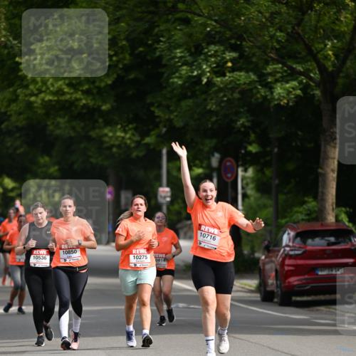 15.06.2025 - REWE Women's Run Dr. Thomas Lammeyer http://msf.ph/oto/7965005 15.06.2025 09:53:12 Laufen 10850, 10536, 10275, 10716 meine-sportfotos.de