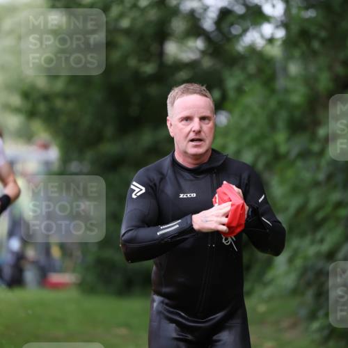 15.06.2025 - 7 Türme Triathlon Michael Strokosch http://msf.ph/oto/7965032 15.06.2025 12:18:11 Schwimmen 380, 608, 615, 637, 638, 654, 656, 678 meine-sportfotos.de