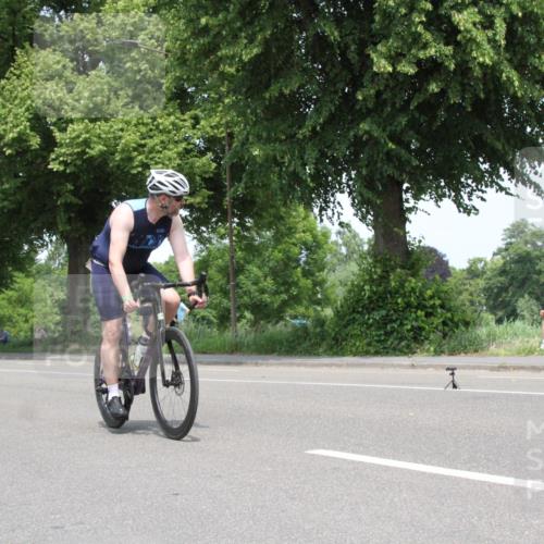 15.06.2025 - 7 Türme Triathlon Yannick Fuchs http://msf.ph/oto/7965086 15.06.2025 13:05:04 Radfahren  meine-sportfotos.de