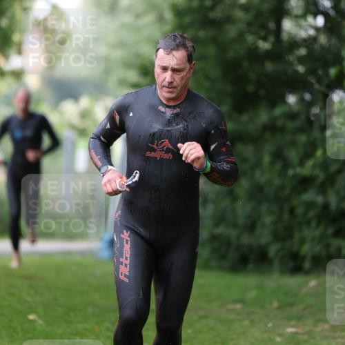 15.06.2025 - 7 Türme Triathlon Michael Strokosch http://msf.ph/oto/7965137 15.06.2025 12:18:17 Schwimmen 380, 384, 608, 615, 637, 638 meine-sportfotos.de
