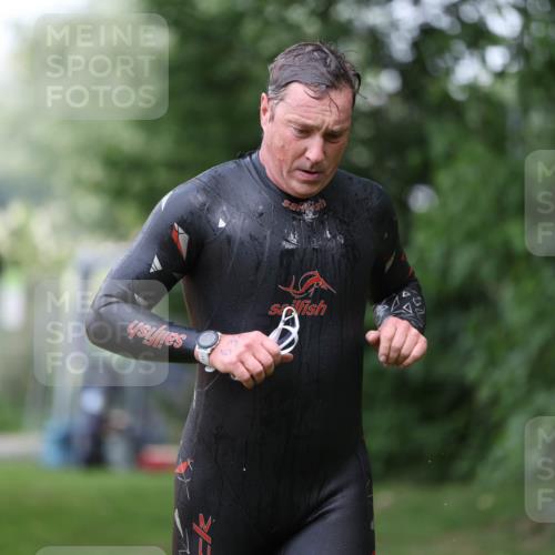 15.06.2025 - 7 Türme Triathlon Michael Strokosch http://msf.ph/oto/7965159 15.06.2025 12:18:19 Schwimmen 380, 384, 562, 608, 615, 637, 638 meine-sportfotos.de