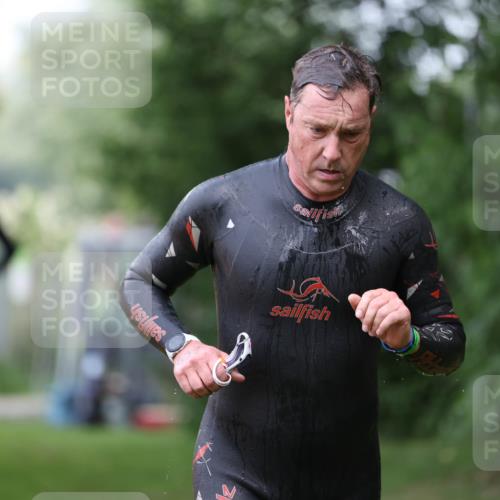 15.06.2025 - 7 Türme Triathlon Michael Strokosch http://msf.ph/oto/7965165 15.06.2025 12:18:19 Schwimmen 380, 384, 562, 608, 615, 637, 638 meine-sportfotos.de