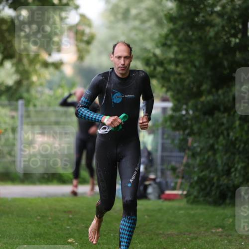 15.06.2025 - 7 Türme Triathlon Michael Strokosch http://msf.ph/oto/7965177 15.06.2025 12:18:21 Schwimmen 380, 384, 562, 608, 637, 638 meine-sportfotos.de
