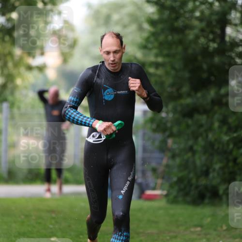15.06.2025 - 7 Türme Triathlon Michael Strokosch http://msf.ph/oto/7965193 15.06.2025 12:18:21 Schwimmen 380, 384, 562, 608, 637, 638 meine-sportfotos.de