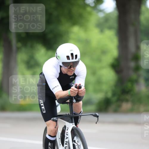 15.06.2025 - 7 Türme Triathlon Yannick Fuchs http://msf.ph/oto/7965256 15.06.2025 11:14:01 Radfahren 317 meine-sportfotos.de