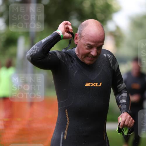 15.06.2025 - 7 Türme Triathlon Michael Strokosch http://msf.ph/oto/7965290 15.06.2025 12:18:32 Schwimmen 380, 384, 470, 510, 562 meine-sportfotos.de