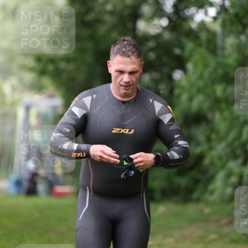 15.06.2025 - 7 Türme Triathlon Michael Strokosch http://msf.ph/oto/7965311 15.06.2025 12:18:34 Schwimmen 384, 470, 510, 562 meine-sportfotos.de