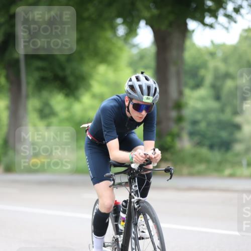 15.06.2025 - 7 Türme Triathlon Yannick Fuchs http://msf.ph/oto/7965316 15.06.2025 11:14:11 Radfahren 233, 257 meine-sportfotos.de