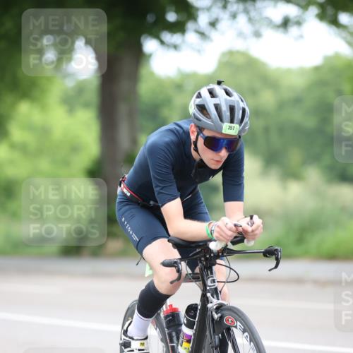 15.06.2025 - 7 Türme Triathlon Yannick Fuchs http://msf.ph/oto/7965324 15.06.2025 11:14:11 Radfahren 233, 257 meine-sportfotos.de