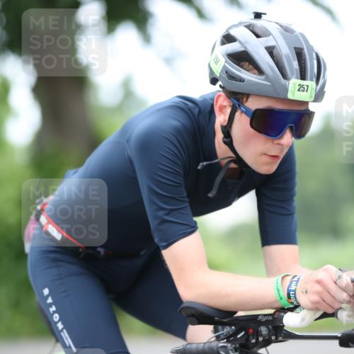 15.06.2025 - 7 Türme Triathlon Yannick Fuchs http://msf.ph/oto/7965338 15.06.2025 11:14:11 Radfahren 233, 257 meine-sportfotos.de