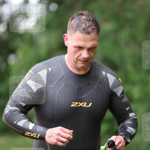 15.06.2025 - 7 Türme Triathlon Michael Strokosch http://msf.ph/oto/7965344 15.06.2025 12:18:36 Schwimmen 384, 470, 510, 562 meine-sportfotos.de