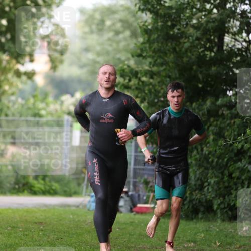 15.06.2025 - 7 Türme Triathlon Michael Strokosch http://msf.ph/oto/7965349 15.06.2025 12:18:43 Schwimmen 384, 470, 510, 562 meine-sportfotos.de