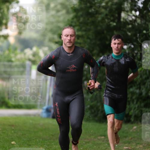 15.06.2025 - 7 Türme Triathlon Michael Strokosch http://msf.ph/oto/7965371 15.06.2025 12:18:44 Schwimmen 384, 470, 510, 562 meine-sportfotos.de