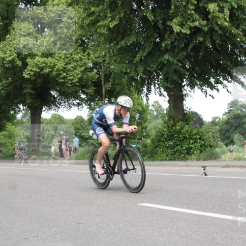 15.06.2025 - 7 Türme Triathlon Yannick Fuchs http://msf.ph/oto/7965374 15.06.2025 13:08:24 Radfahren  meine-sportfotos.de