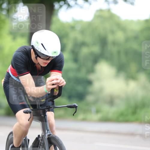 15.06.2025 - 7 Türme Triathlon Yannick Fuchs http://msf.ph/oto/7965388 15.06.2025 11:14:18 Radfahren 208, 233 meine-sportfotos.de