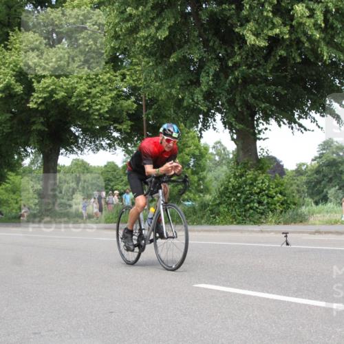 15.06.2025 - 7 Türme Triathlon Yannick Fuchs http://msf.ph/oto/7965409 15.06.2025 13:09:01 Radfahren  meine-sportfotos.de