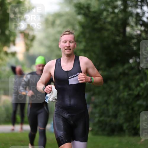 15.06.2025 - 7 Türme Triathlon Michael Strokosch http://msf.ph/oto/7965446 15.06.2025 12:19:08 Schwimmen 367, 559, 570, 649 meine-sportfotos.de