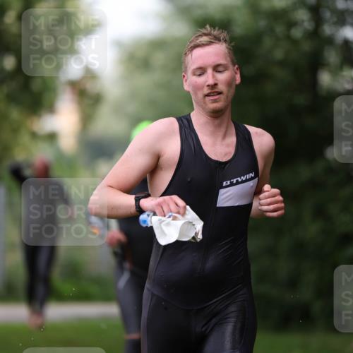 15.06.2025 - 7 Türme Triathlon Michael Strokosch http://msf.ph/oto/7965473 15.06.2025 12:19:09 Schwimmen 367, 559, 570, 649 meine-sportfotos.de