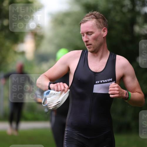 15.06.2025 - 7 Türme Triathlon Michael Strokosch http://msf.ph/oto/7965480 15.06.2025 12:19:09 Schwimmen 367, 559, 570, 649 meine-sportfotos.de