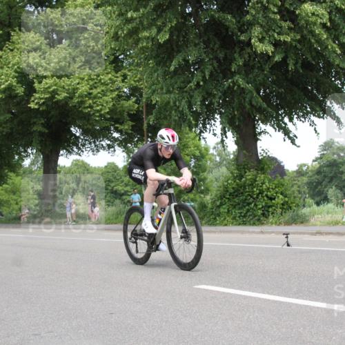 15.06.2025 - 7 Türme Triathlon Yannick Fuchs http://msf.ph/oto/7965506 15.06.2025 13:09:59 Radfahren  meine-sportfotos.de