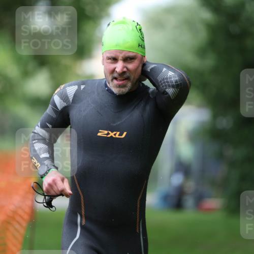 15.06.2025 - 7 Türme Triathlon Michael Strokosch http://msf.ph/oto/7965517 15.06.2025 12:19:11 Schwimmen 367, 559, 570, 649 meine-sportfotos.de