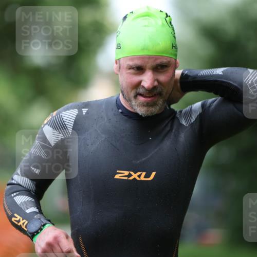 15.06.2025 - 7 Türme Triathlon Michael Strokosch http://msf.ph/oto/7965534 15.06.2025 12:19:12 Schwimmen 367, 559, 570, 649 meine-sportfotos.de